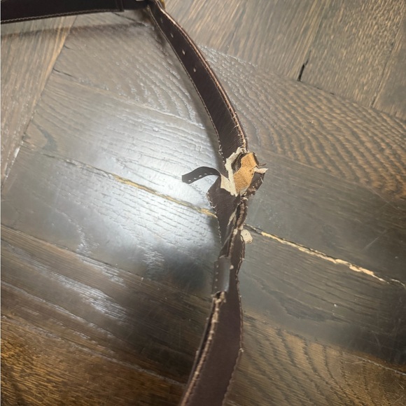 Gucci Dark Brown Leather Bag with Gold Emblem - Picture 2 of 6